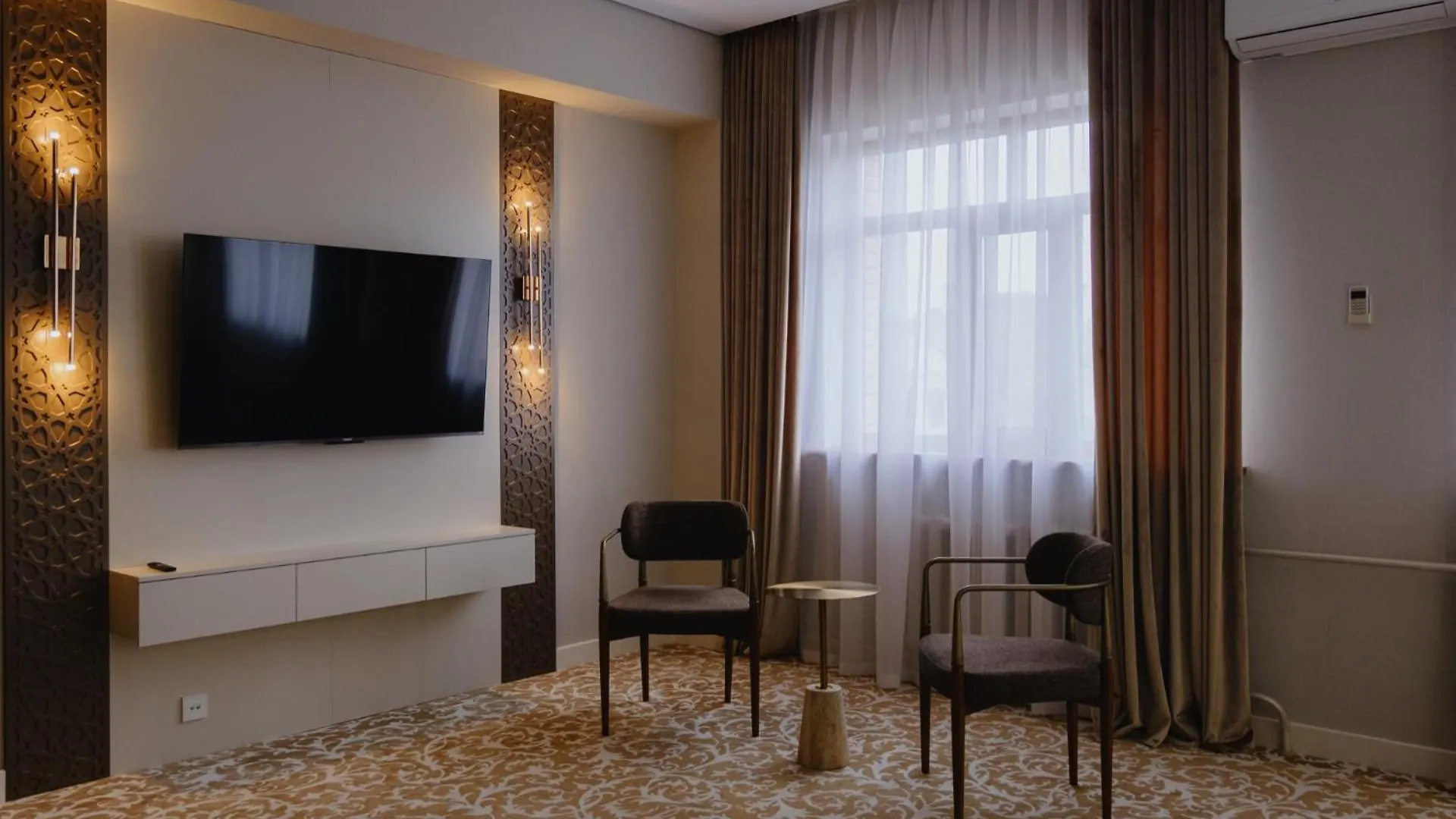 Boutique Hotel Tomiris أستانا